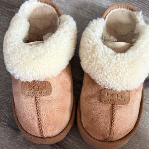 UGG Tan Slippers with Cream Fur Lining